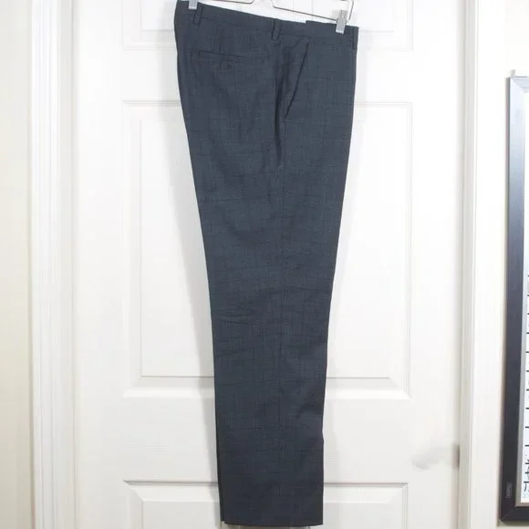 [SOLD] Hugo Boss 40R Modern Fit Wool Gray Check Single Breasted suit. - Picture 8 of 12